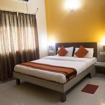Oyo 7680 Park Lagoon Hotel ปูรี ภายนอก รูปภาพ