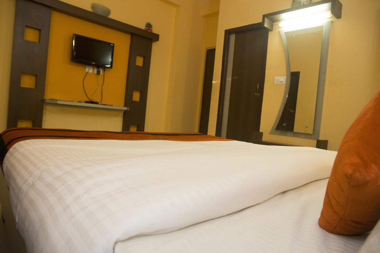 Oyo 7680 Park Lagoon Hotel ปูรี ภายนอก รูปภาพ