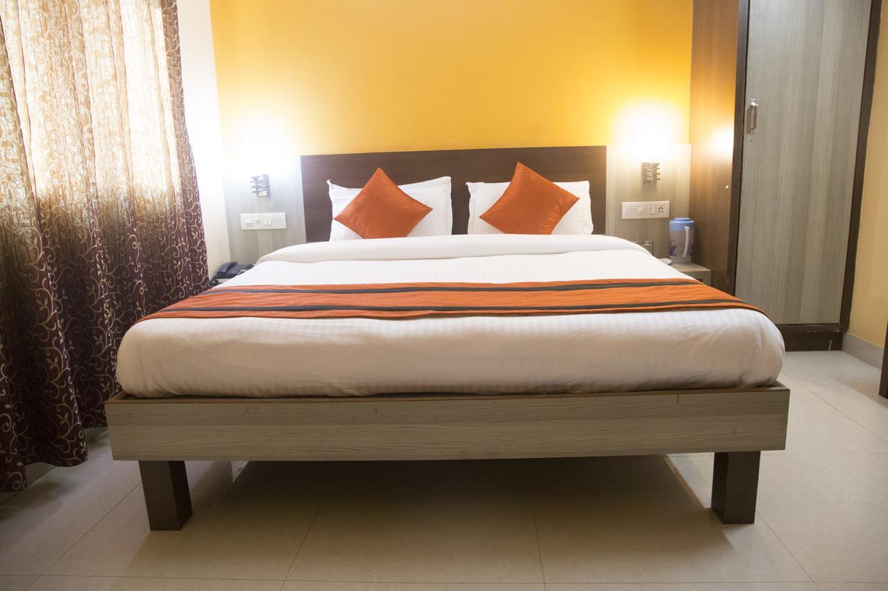 Oyo 7680 Park Lagoon Hotel ปูรี ภายนอก รูปภาพ