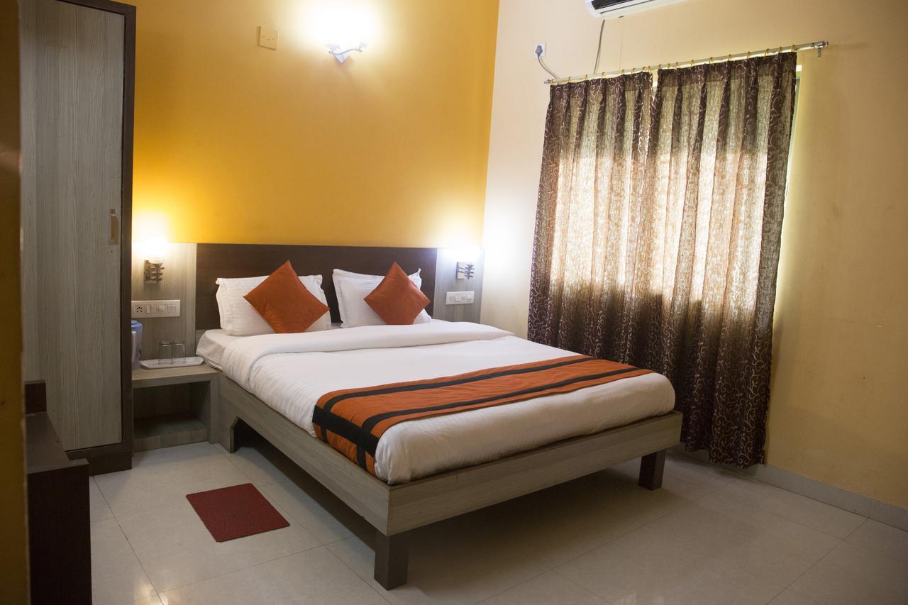 Oyo 7680 Park Lagoon Hotel ปูรี ภายนอก รูปภาพ